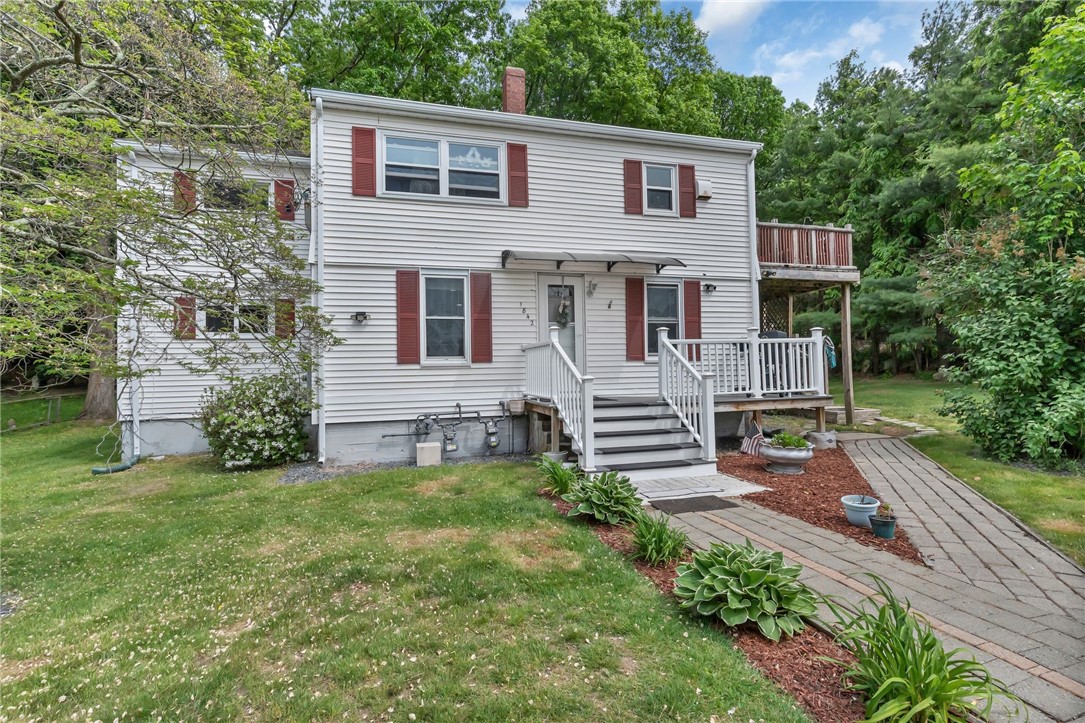 1842 Mendon Road Woonsocket, RI 02895 - Photo 3 of 34