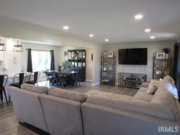 $279,900 | 1624 Terrace Drive, Mount Vernon, IN 47620