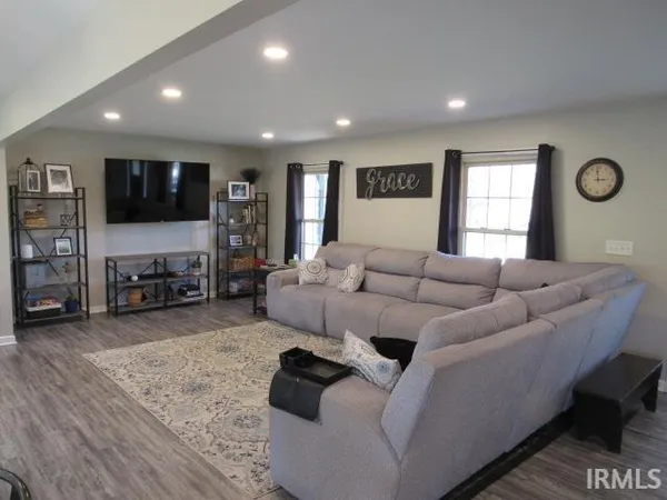 $279,900 | 1624 Terrace Drive, Mount Vernon, IN 47620