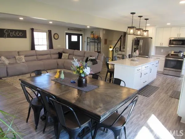 $279,900 | 1624 Terrace Drive, Mount Vernon, IN 47620