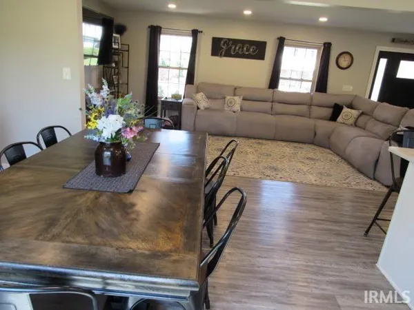 $279,900 | 1624 Terrace Drive, Mount Vernon, IN 47620