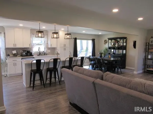 $279,900 | 1624 Terrace Drive, Mount Vernon, IN 47620