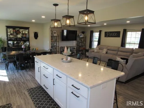 $279,900 | 1624 Terrace Drive, Mount Vernon, IN 47620