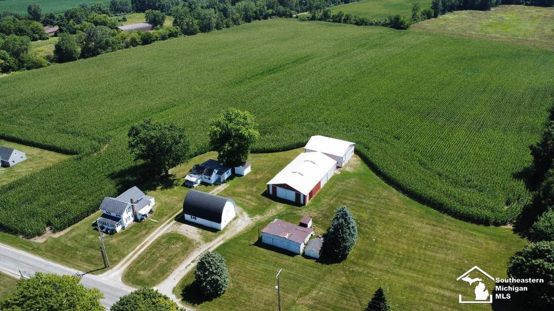 3325 West Albain Road Monroe, MI 48161 - Photo 8 of 43 50174280-aacaf34c-aae7-4dcc-9e18-5904d765b6f0.JPG