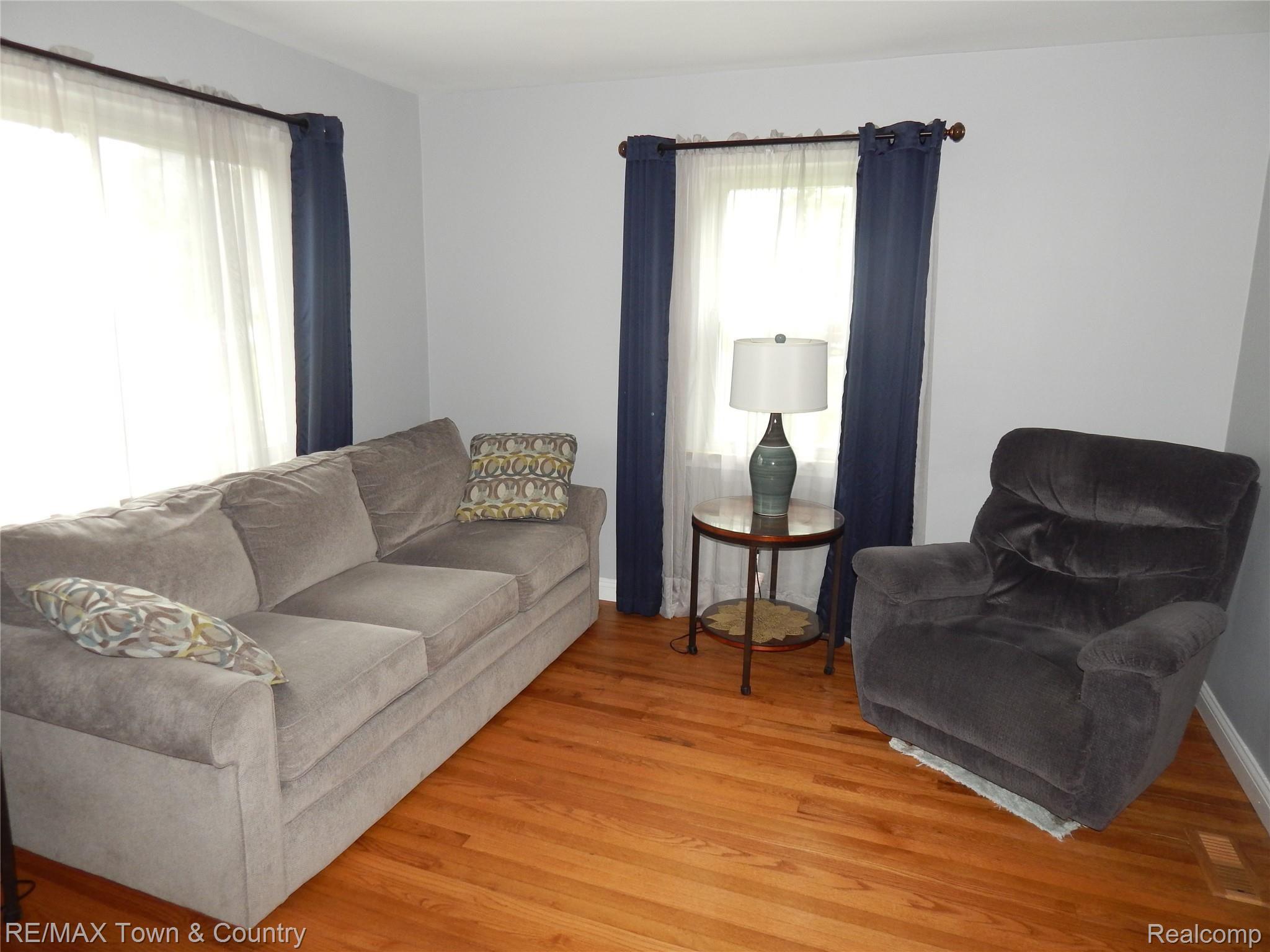 433 Elms Road Flushing, MI 48433 - Photo 5 of 36 DSCN1143.JPG