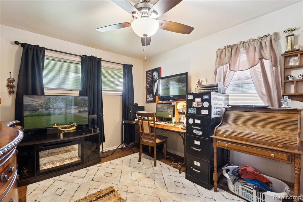 3307 Mackin Road Flint, MI 48504 - Photo 21 of 33 Gallery Image 21