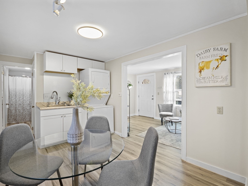 447 Stevens Street North Andover, MA 01845 - Photo 8 of 32