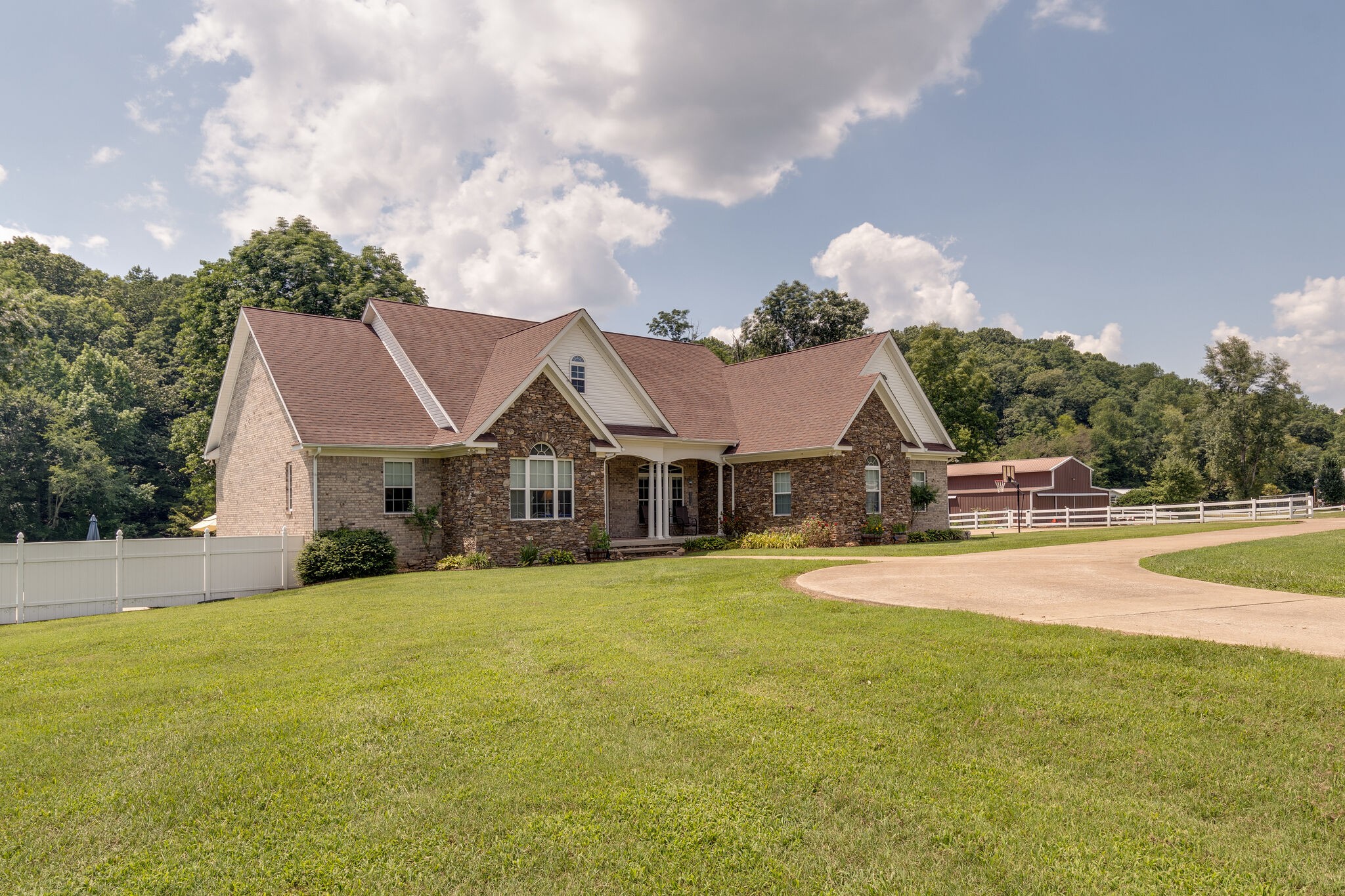 640 Longbranch Road Hohenwald, TN 38462 - Photo 2 of 49 Gallery Image 2
