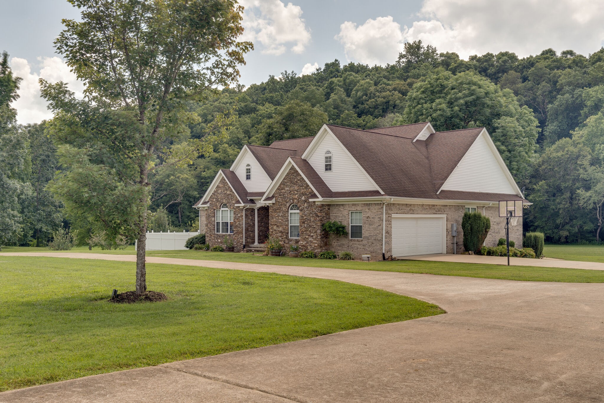 640 Longbranch Road Hohenwald, TN 38462 - Photo 3 of 49 Gallery Image 3