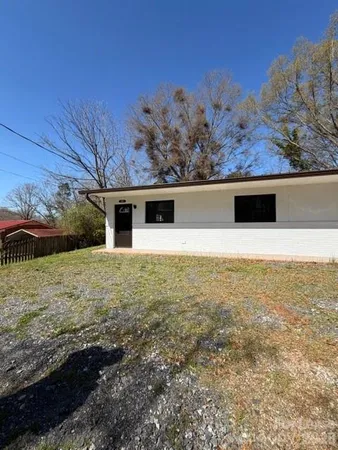 $1,195 | 904 8th Avenue Southwest, Conover, NC 28613