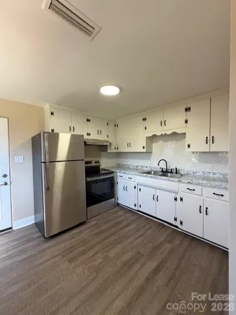 $1,195 | 904 8th Avenue Southwest, Conover, NC 28613