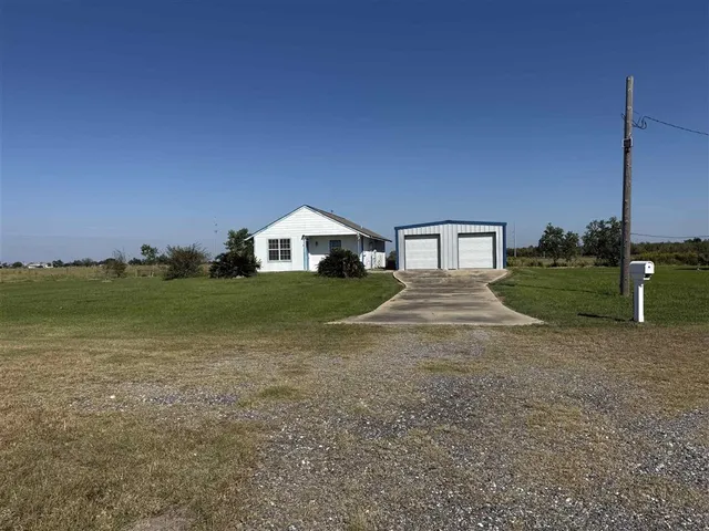 $1,600 | 408 West Main Street, Hackberry, LA 70645