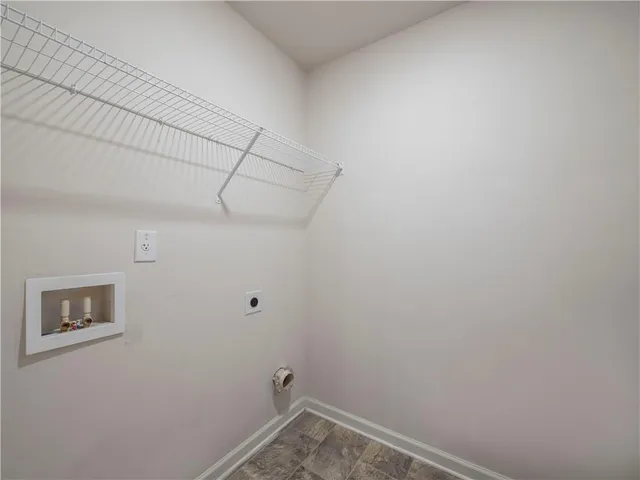 a view of a yard with an trees