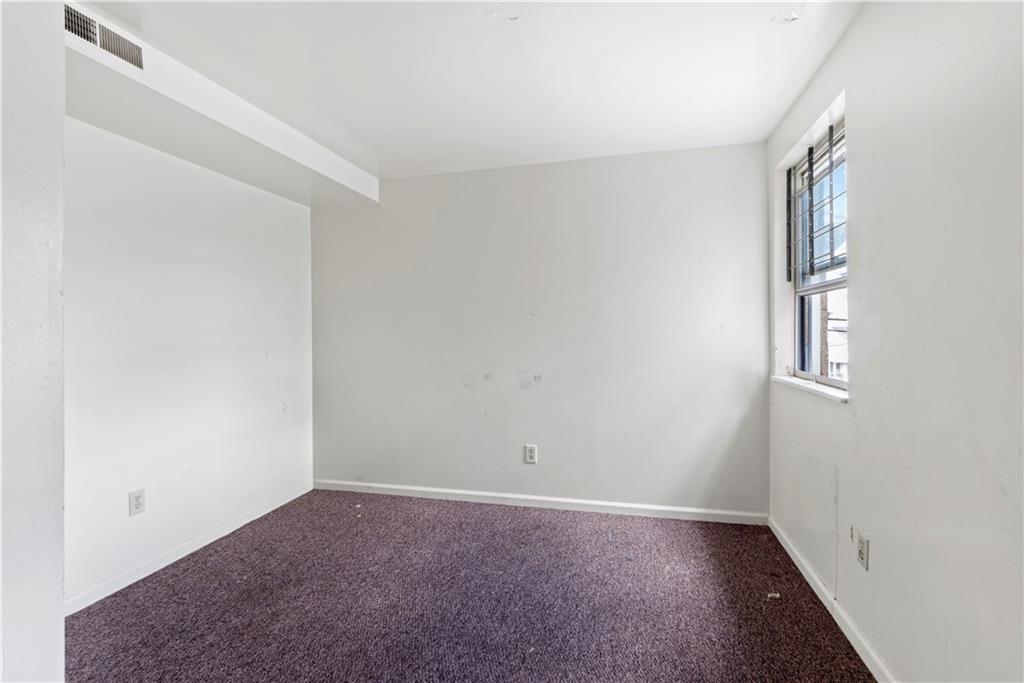 634 Broadway Avenue McKees Rocks, PA 15136 - Photo 35 of 40 a view of an empty room with a window