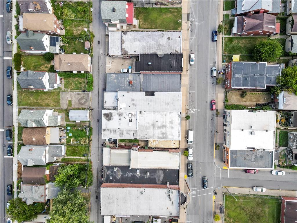 634 Broadway Avenue McKees Rocks, PA 15136 - Photo 5 of 40 an aerial view of residential houses with outdoor space
