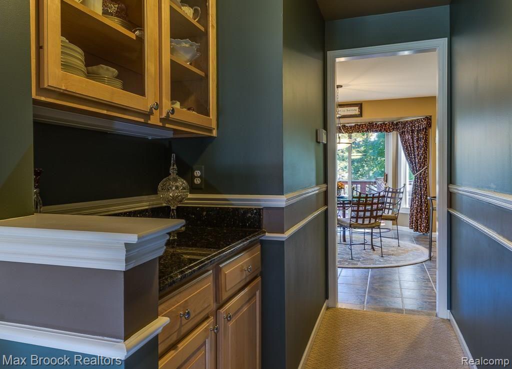 819 Rambling Drive Rochester Hills, MI 48307 - Photo 12 of 32