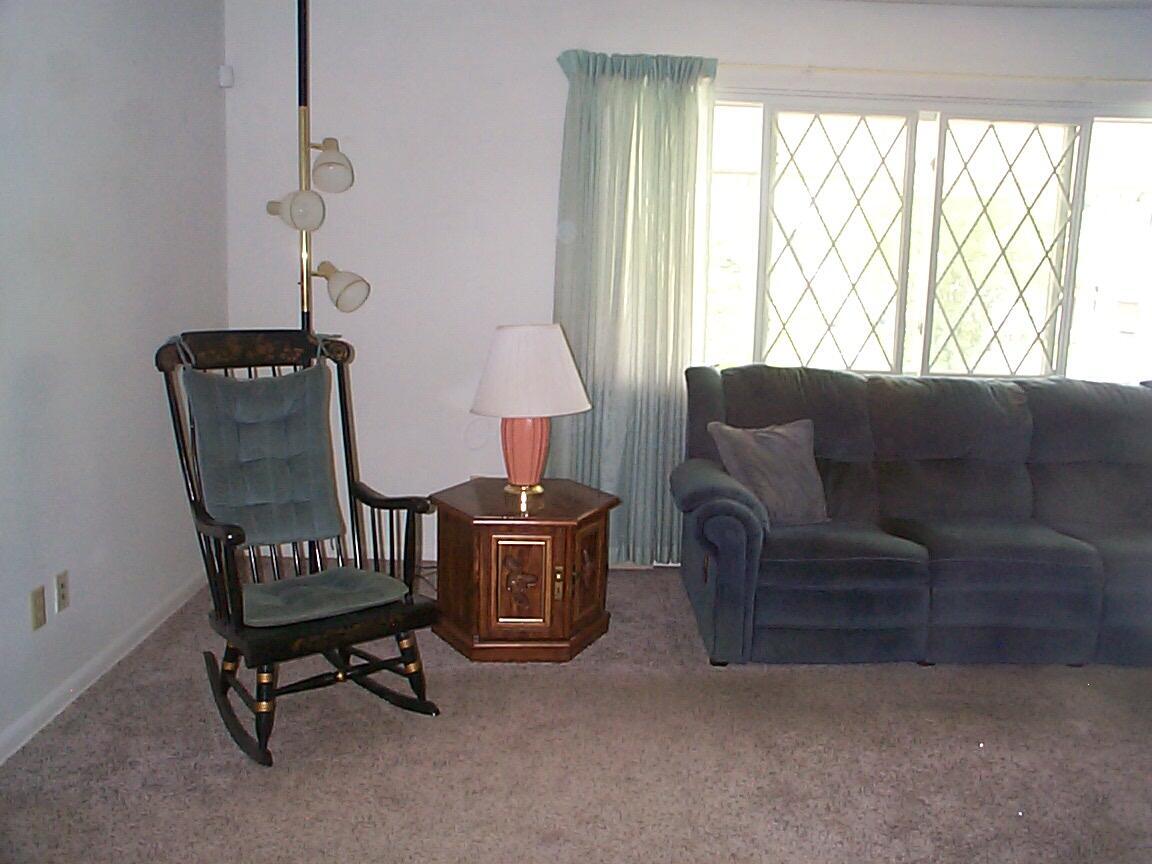 4432 Danforth Road Columbus, OH 43224 - Photo 8 of 26 Living room