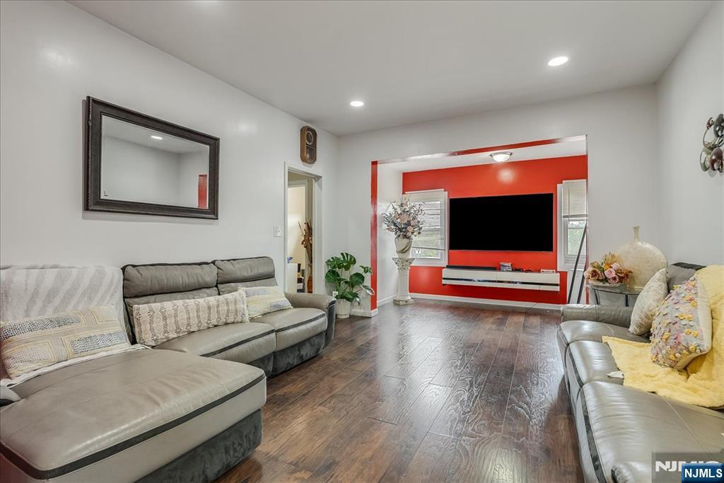 11 Alps Road Wayne, NJ 07470 - Photo 8 of 38