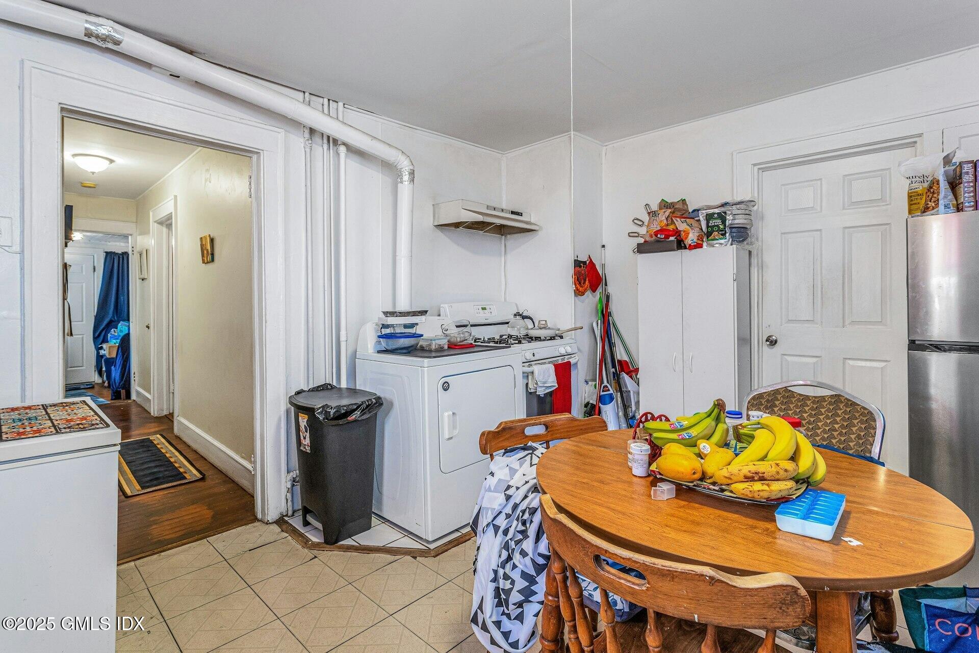 38 Alexander Street Greenwich, CT 06830 - Photo 11 of 36 a room with furniture and equipment