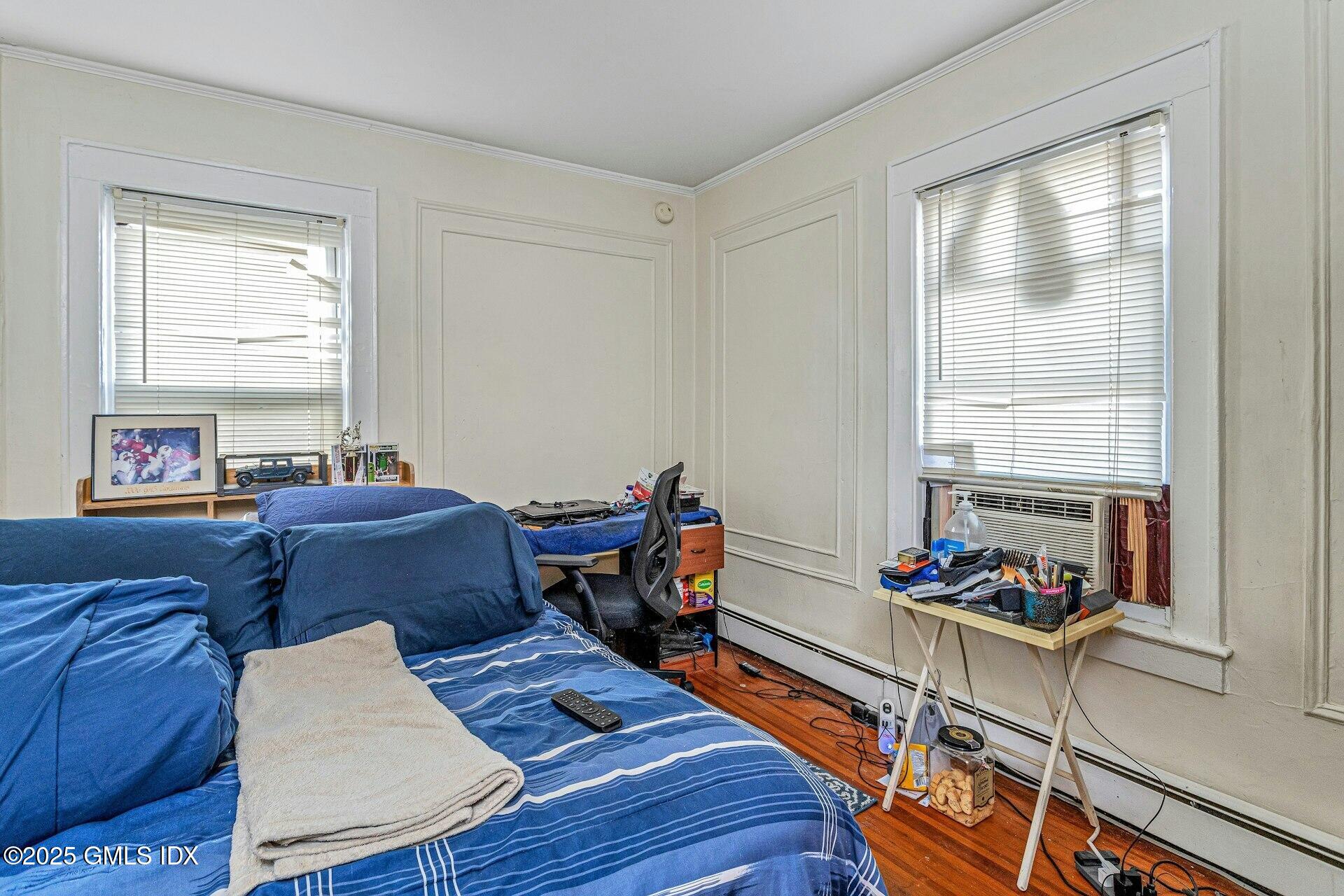 38 Alexander Street Greenwich, CT 06830 - Photo 23 of 36 a living room with furniture and a window