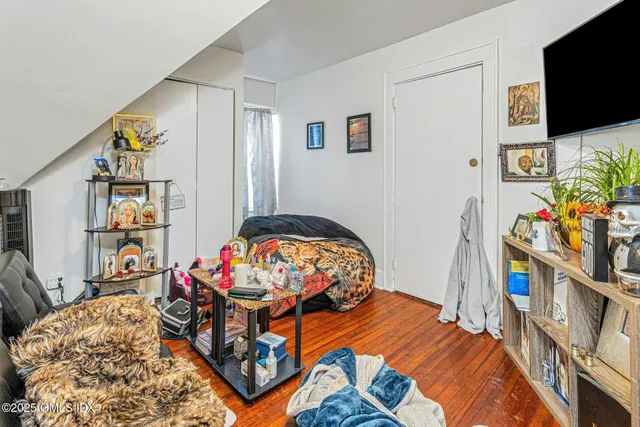 $1,225,000 | 38 Alexander Street, Greenwich, CT 06830