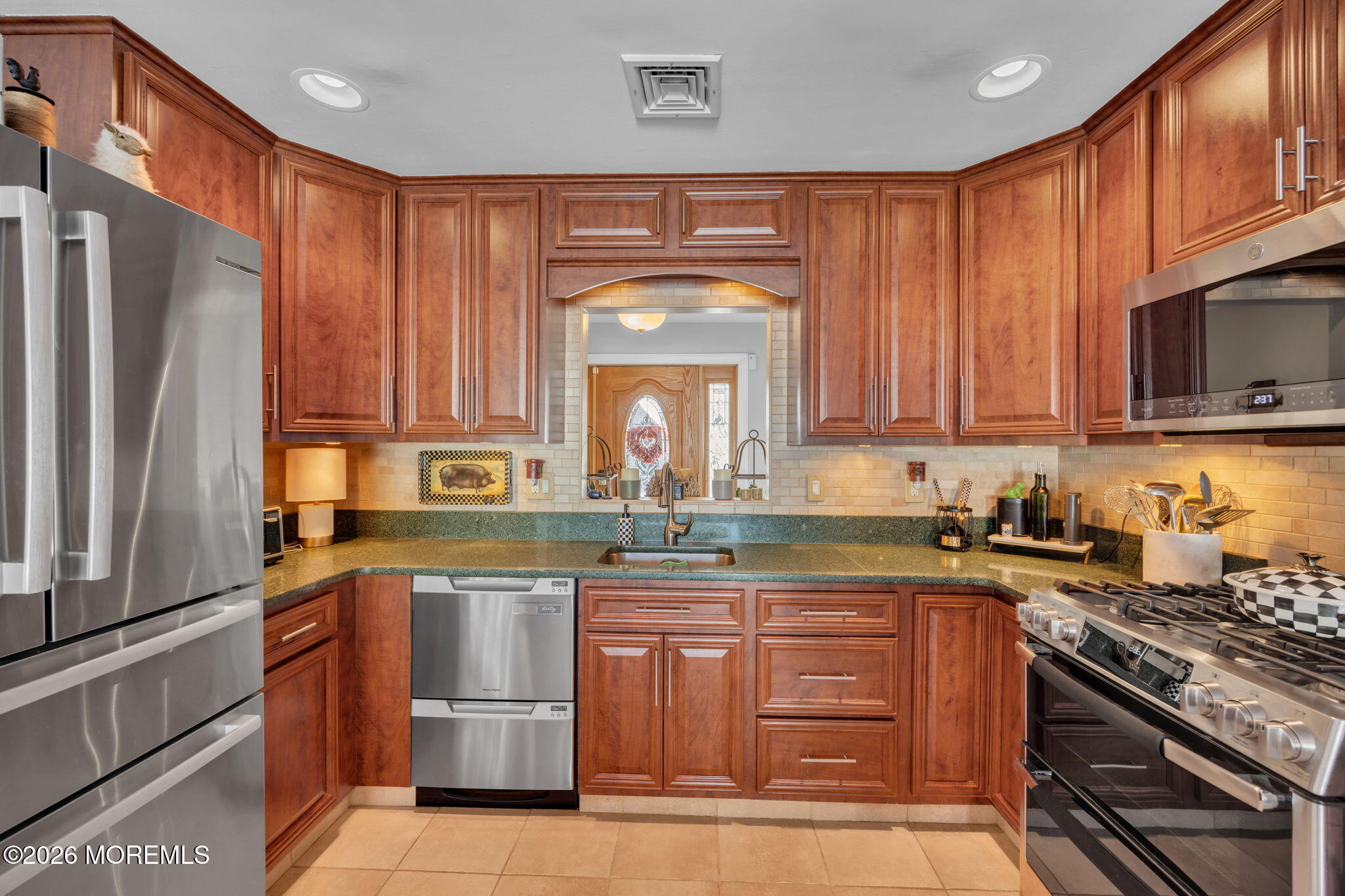 17 Idlebrook Lane Aberdeen, NJ 07747 - Photo 22 of 52 30-web-or-mls-2M1A0433