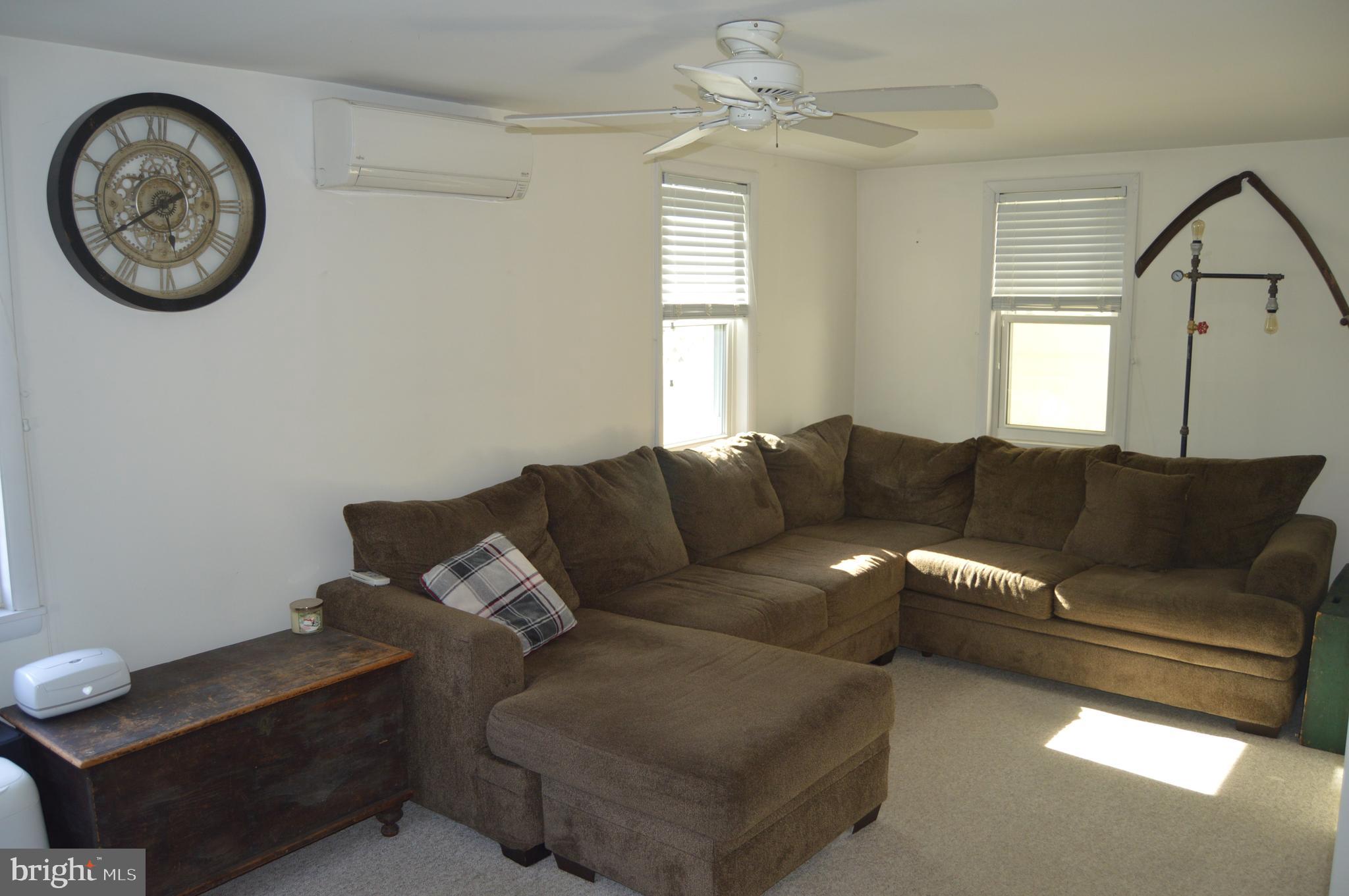 641 Brownsville Road Reading, PA 19608 - Photo 3 of 27 Living Room