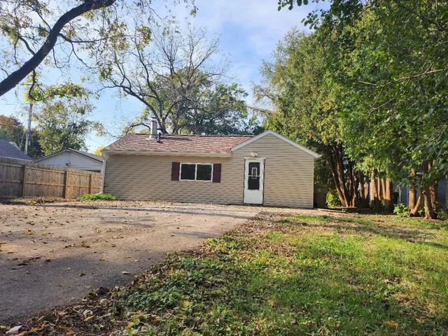 $1,995 | 1714 Rowland Avenue, Madison, WI 53704