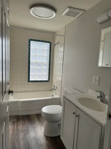 $1,995 | 1714 Rowland Avenue, Madison, WI 53704