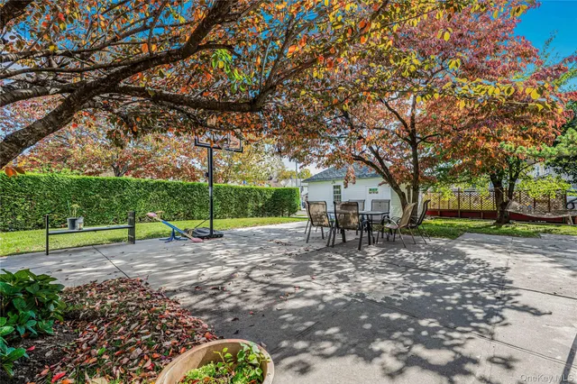 $1,888,000 | 32-15 Murray Lane | Murray Hill - Flushing