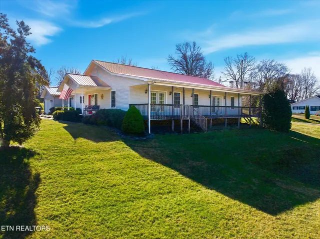 $499,900 | 374 Depot Street, Vonore, TN 37885