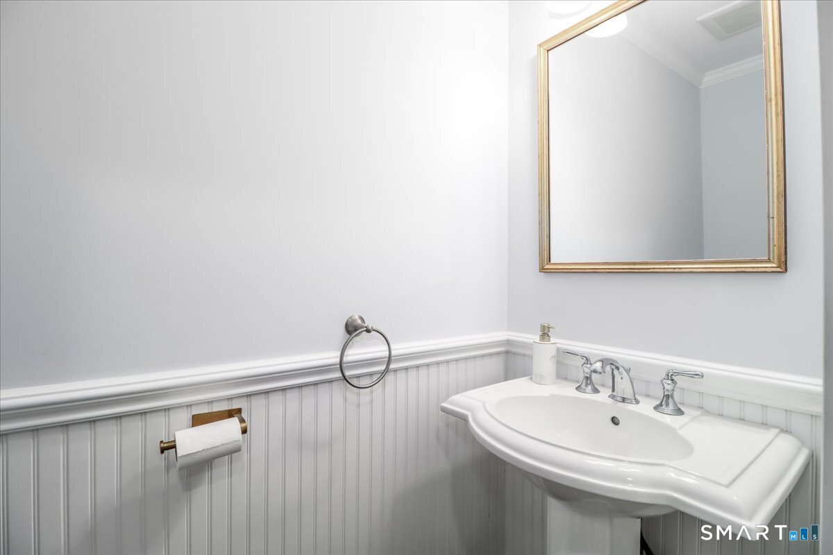 27 Nashville Rd Extension Bethel, CT 06801 - Photo 17 of 41