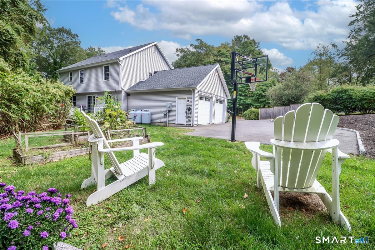 27 Nashville Rd Extension Bethel, CT 06801 - Photo 3 of 41