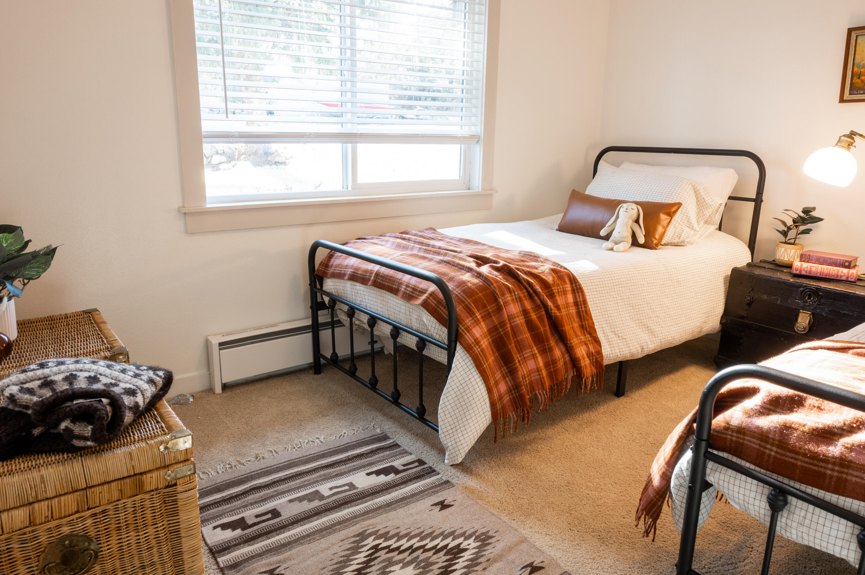 21360 Keyte Road Bend, OR 97701 - Photo 14 of 20 Guest Bedroom 1