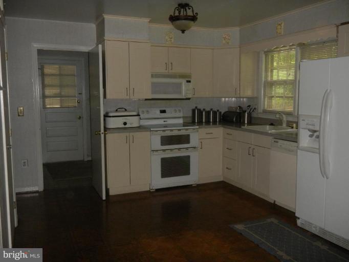 14104 Rippling Brook Drive Silver Spring, MD 20906 - Photo 9 of 10 Kitchen