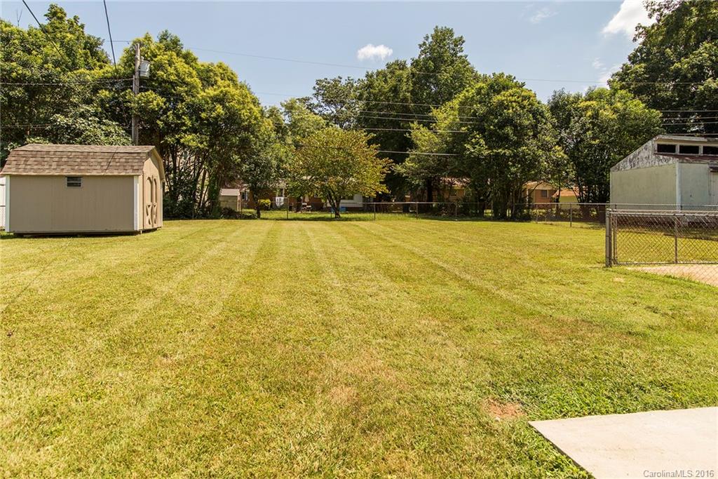 4209 Woodleaf Road Charlotte, NC 28205 - Photo 17 of 18 a view of an ocean view
