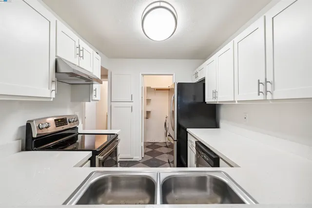 $2,950 | 760 Canyon Oaks Drive, Unit D, Oakland, CA 94605