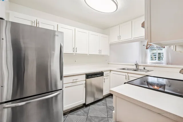 $2,950 | 760 Canyon Oaks Drive, Unit D, Oakland, CA 94605