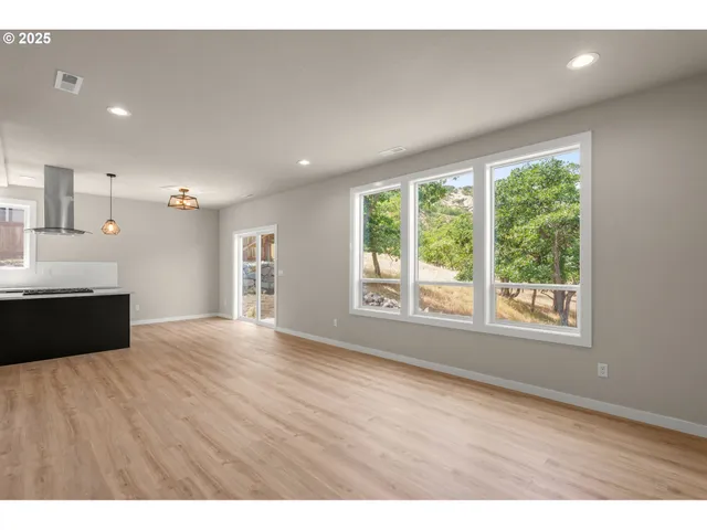 $499,000 | 1405 Gordon Court, The Dalles, OR 97058