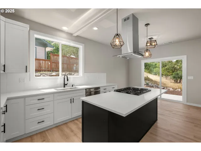 $499,000 | 1405 Gordon Court, The Dalles, OR 97058