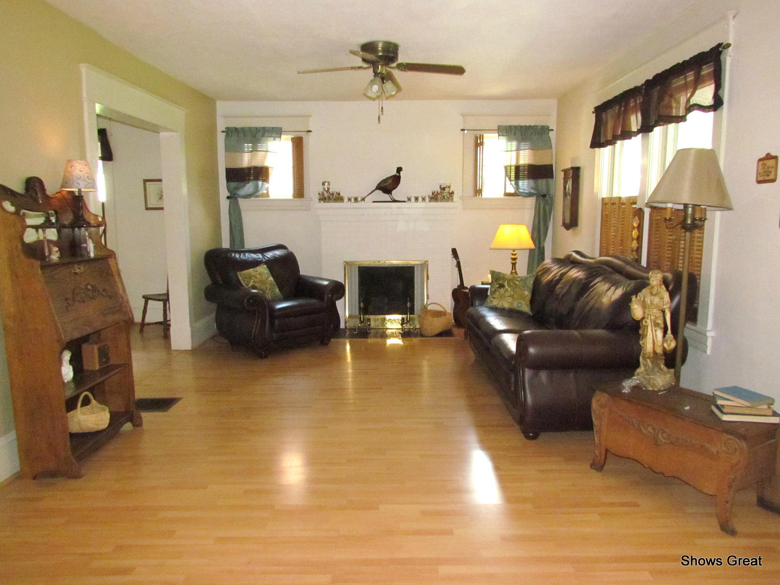 2517 Weaver Road Southwest Roanoke, VA 24015 - Photo 2 of 50 Living room
