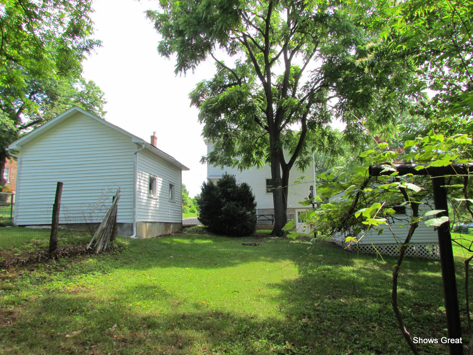 2517 Weaver Road Southwest Roanoke, VA 24015 - Photo 15 of 50 back yard
