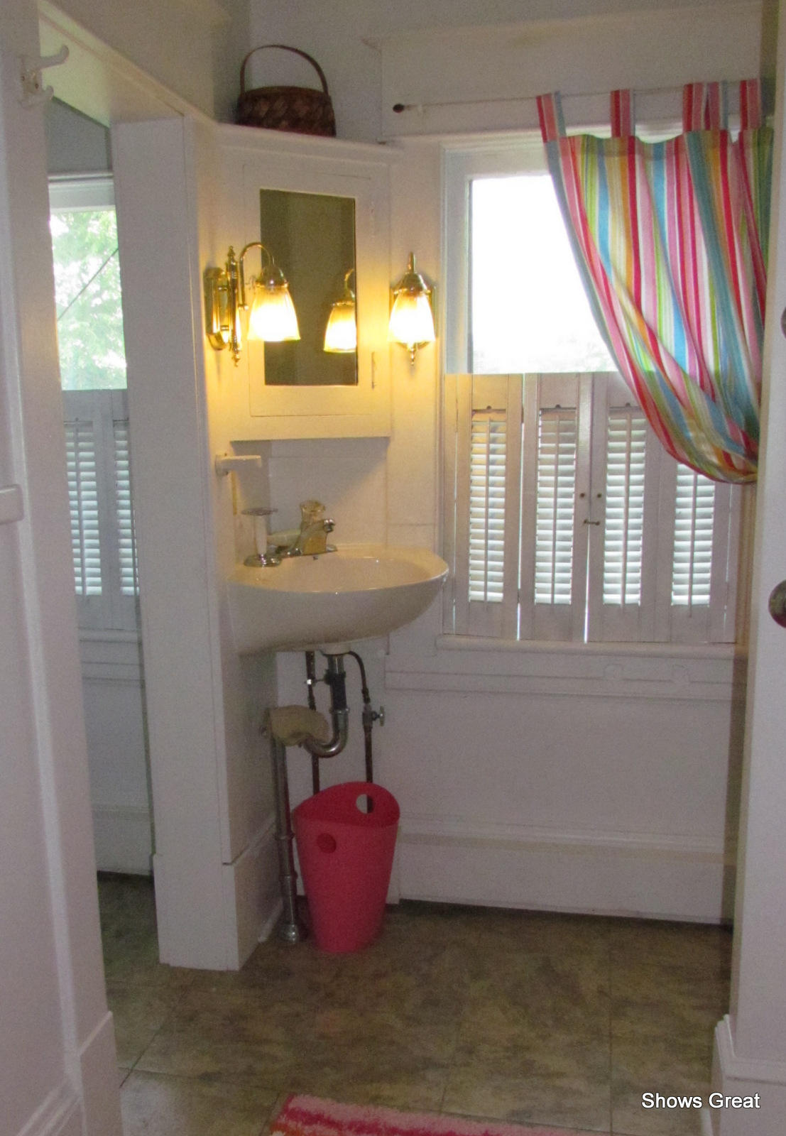 2517 Weaver Road Southwest Roanoke, VA 24015 - Photo 32 of 50 upstairs bath photo 1