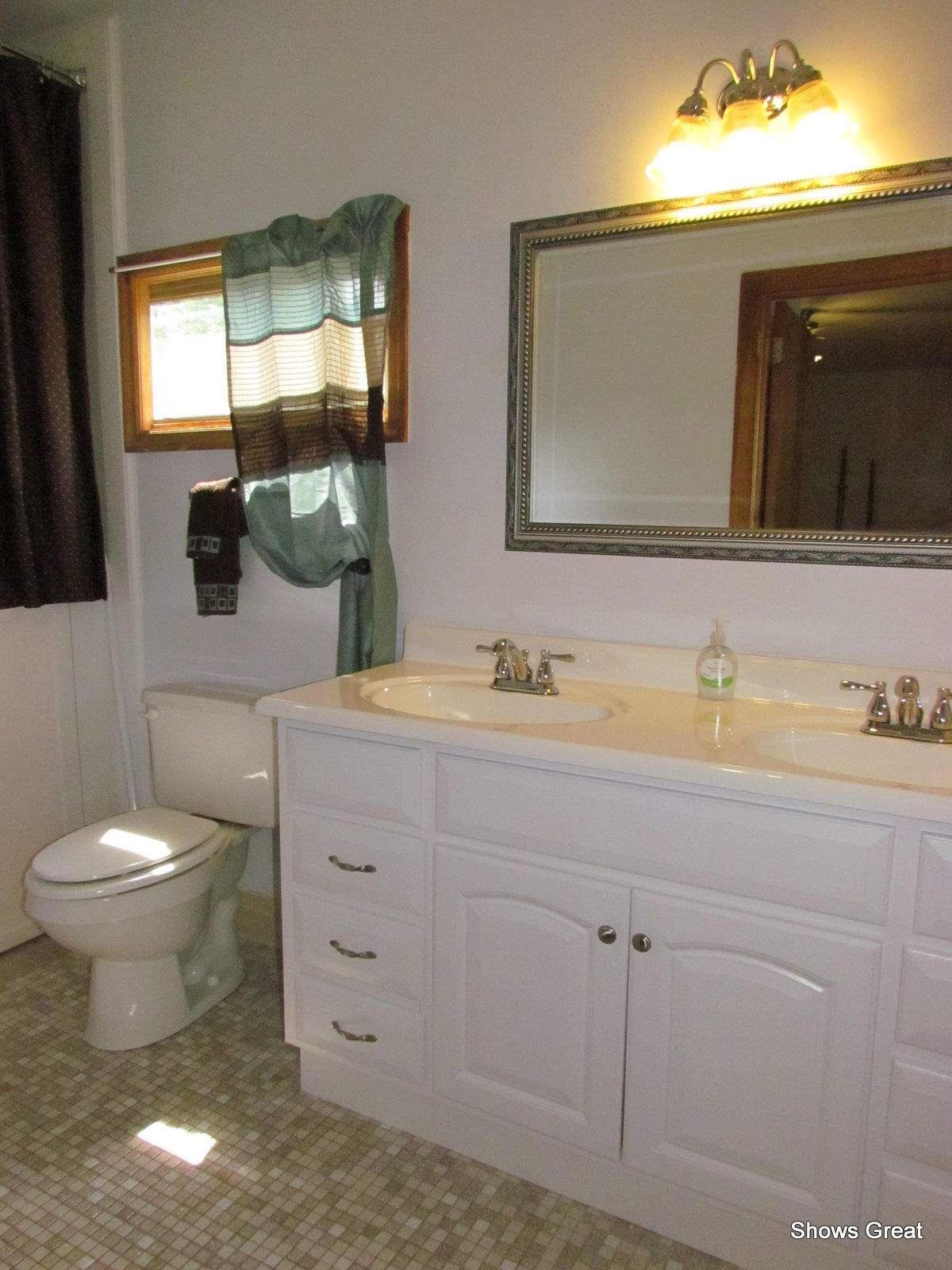 2517 Weaver Road Southwest Roanoke, VA 24015 - Photo 44 of 50 main level bath photo 3