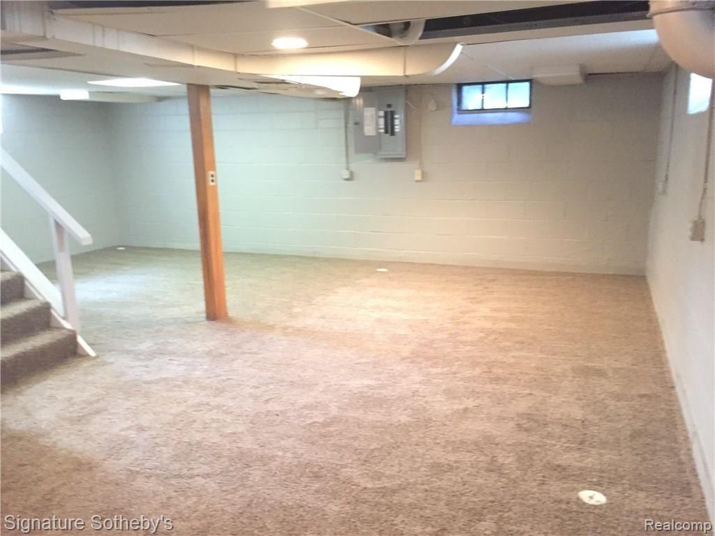 1761 Hampton Road Grosse Pointe, MI 48236 - Photo 35 of 43 IMG_2431.JPG
