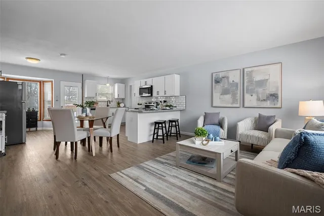 $355,000 | 11008 Baywood Terrace, St. Louis, MO 63126