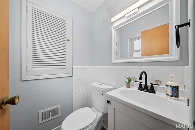 $355,000 | 11008 Baywood Terrace, St. Louis, MO 63126