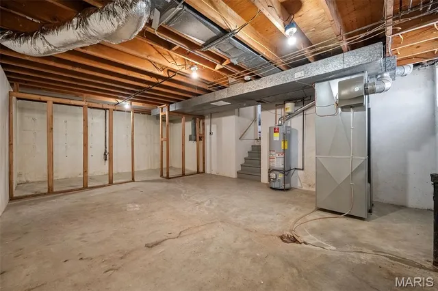 $355,000 | 11008 Baywood Terrace, St. Louis, MO 63126