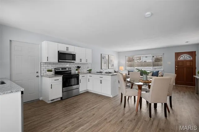 $355,000 | 11008 Baywood Terrace, St. Louis, MO 63126