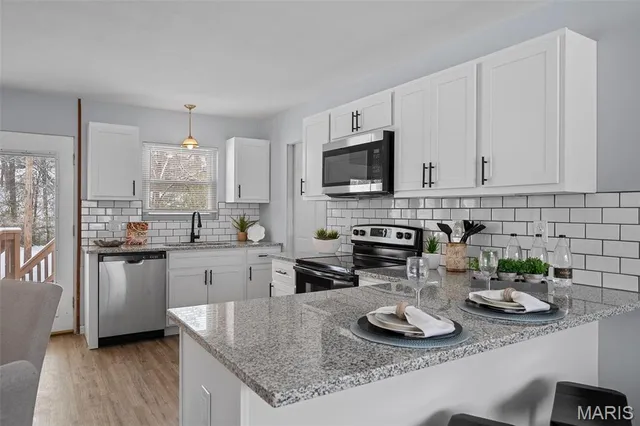 $355,000 | 11008 Baywood Terrace, St. Louis, MO 63126